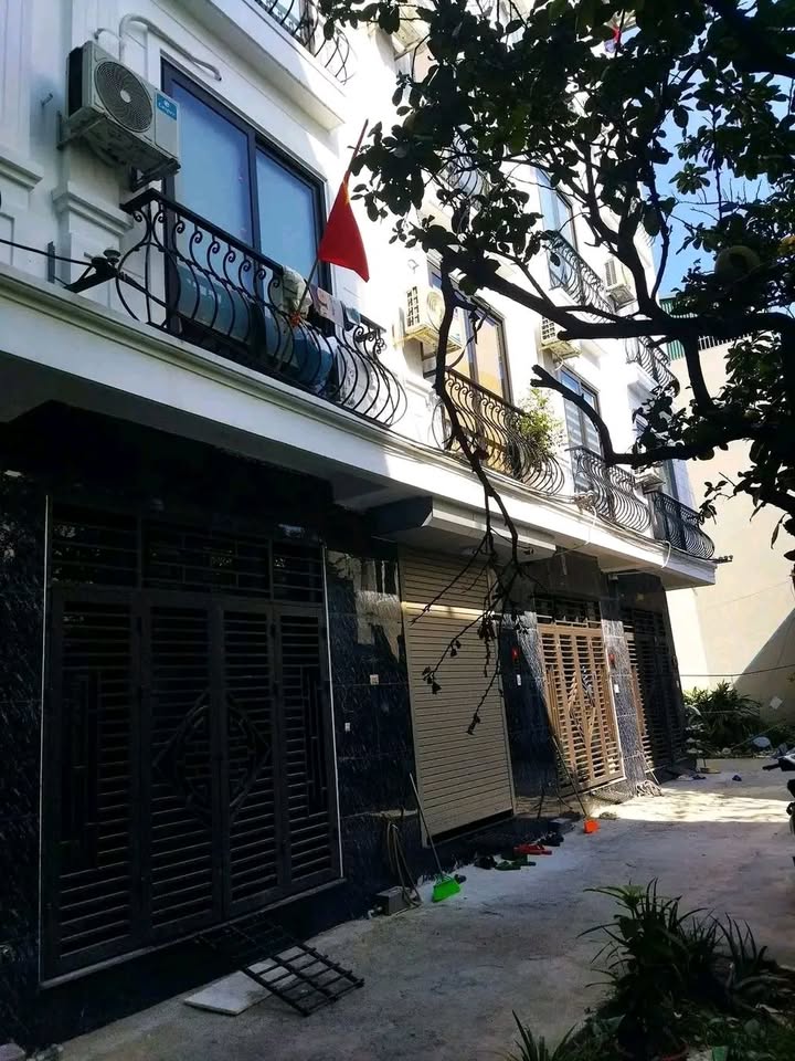 Nhà 5 tầng Tây Mỗ - Cầu Cốc 32m² - Ô tô đỗ cửa, giá thỏa thuận!