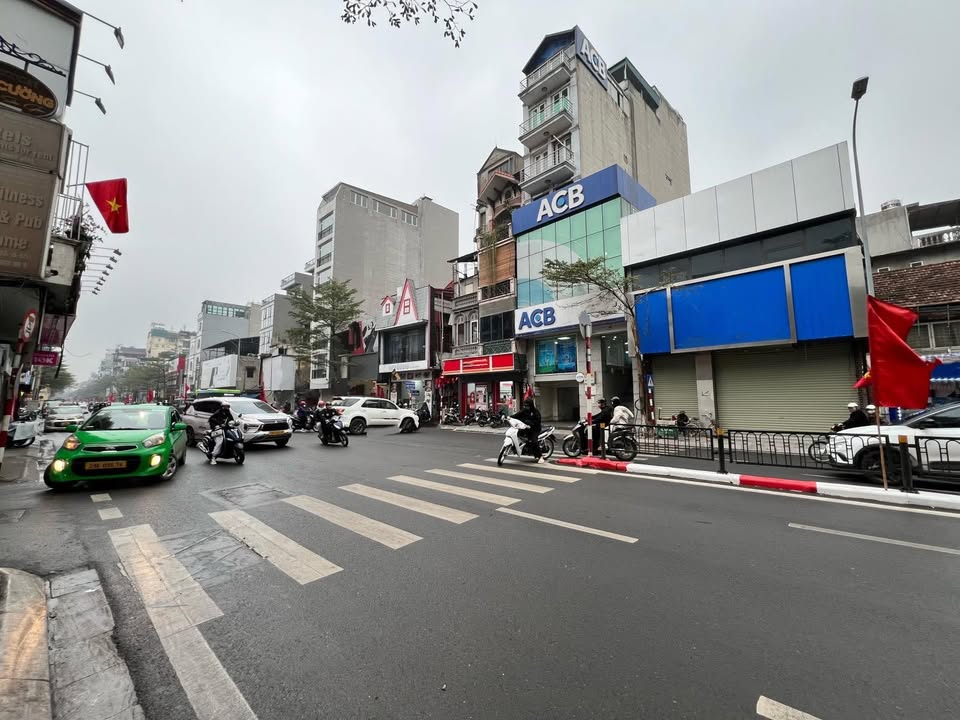 Nhà mặt phố Tôn Đức Thắng 126m² giá 63.8 tỷ - Lô góc đắc địa kinh doanh mọi loại hình!