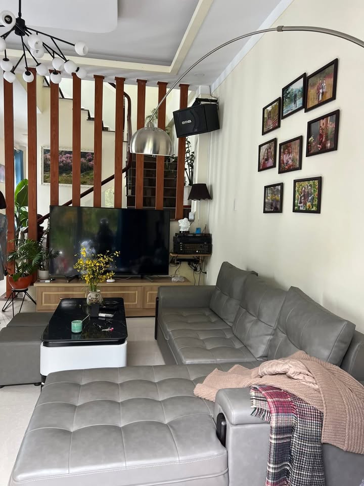 Cho thuê villa 4 phòng ngủ Ngô Quyền, Đà Lạt giá 12 triệu - Đầy đủ nội thất, ô tô vào tận nơi!