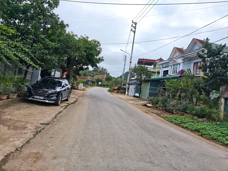 Đất nền Chiềng Sinh Sơn La 220m² giá 1.7 tỷ - Sổ hồng chính chủ, pháp lý đầy đủ!