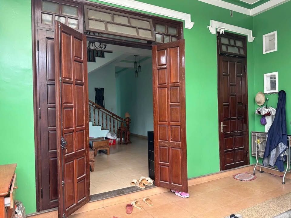 Nhà 2 tầng mặt tiền Nguyễn Hữu Cảnh 99m² giá 2.9 tỷ - Vị trí cao ráo, thông thoáng!