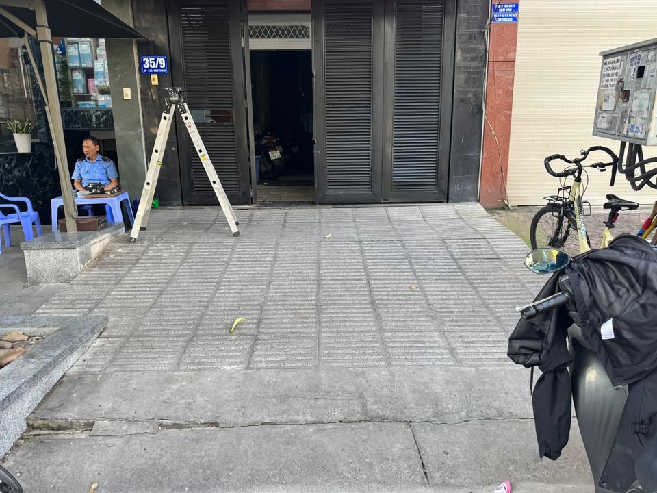 Cho thuê mặt bằng mặt tiền đường D5, Bình Thạnh 4m - Giá chỉ 3 triệu/tháng!