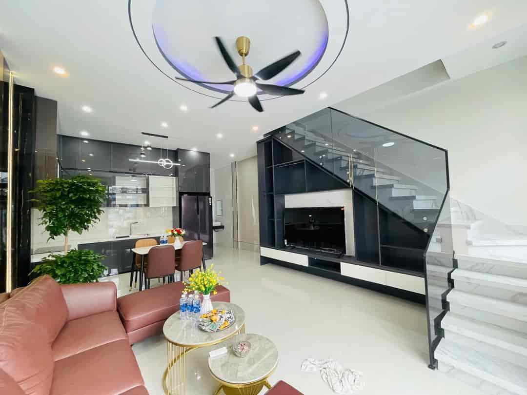 Bán nhà 2 tầng tại Quận Thanh Khê, Đà Nẵng - Diện tích 90m², giá 4.55 tỷ - Full nội thất xịn, ô tô vào tận nơi!