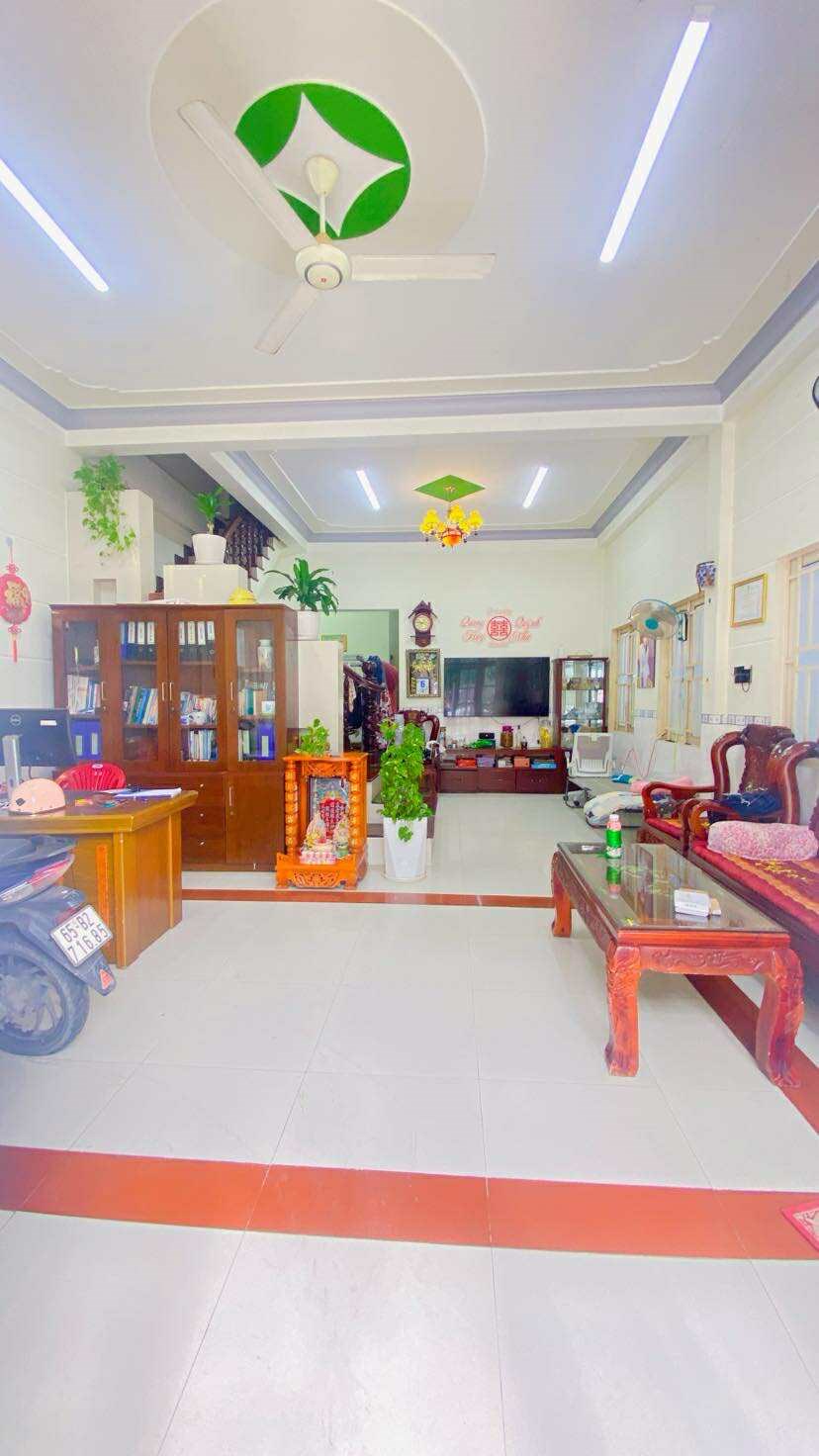 Nhà bán hẻm 108 đường 30/4, Ninh Kiều, 137m² giá 5.5 tỷ - Sổ hồng hoàn công!