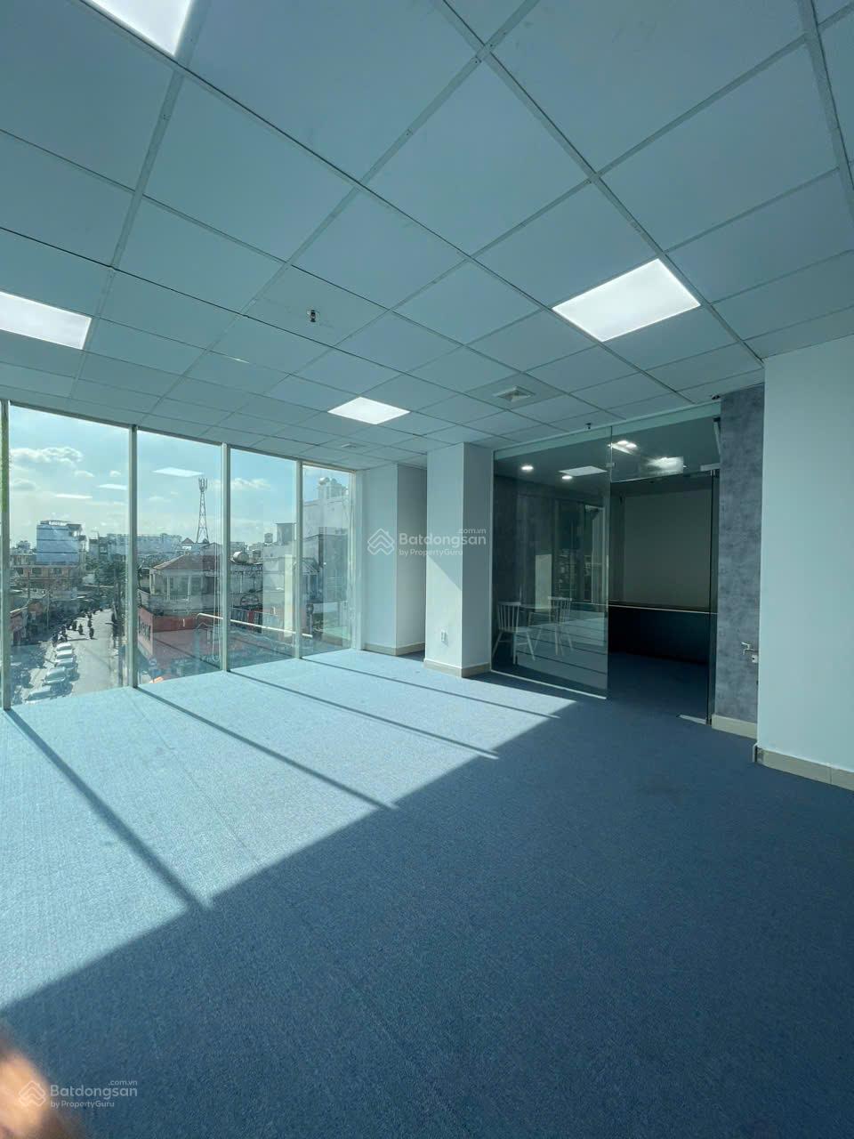 Văn phòng cho thuê Tân Bình 100m² chỉ 34 triệu - Tiện ích đầy đủ, phòng Giám đốc riêng