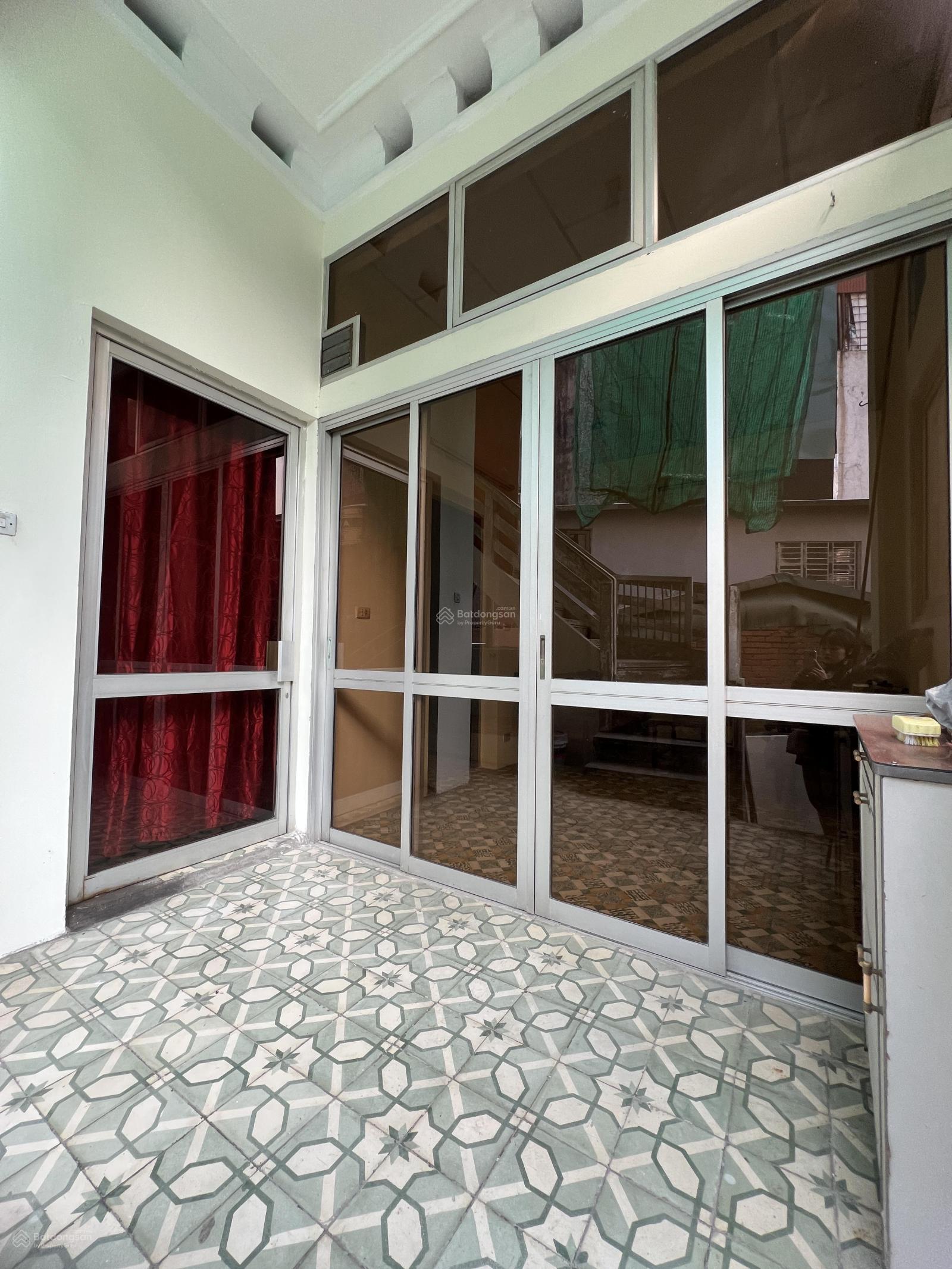 Cho thuê nhà riêng tầng 2 phố Khâm Thiên 50m² giá 8 triệu - Tiện ích đầy đủ, gần trung tâm!