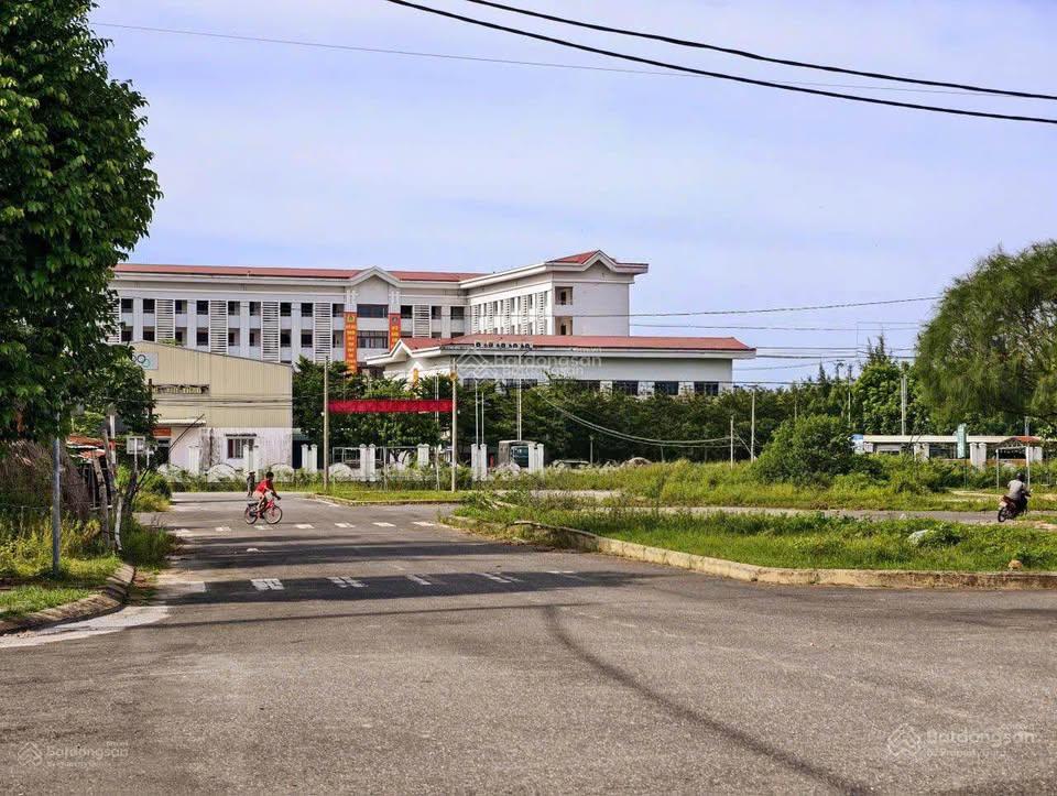 Đất nền sát biển Đà Nẵng 200m² giá chỉ 8 triệu/m² - Cơ hội đầu tư hiếm có!