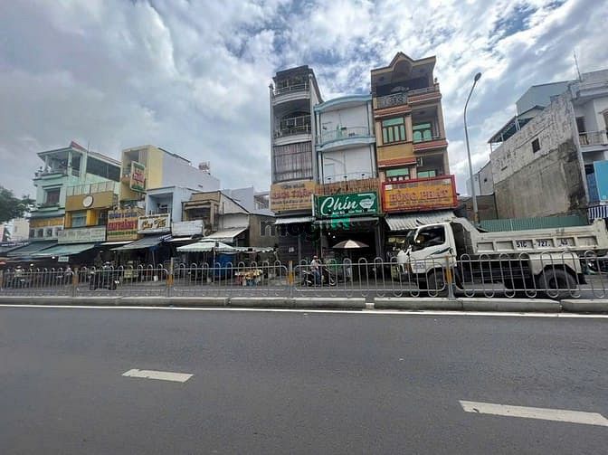 Nhà mặt tiền kinh doanh Lũy Bán Bích 165m² giá 25.8 tỷ - Vị trí đắc địa!