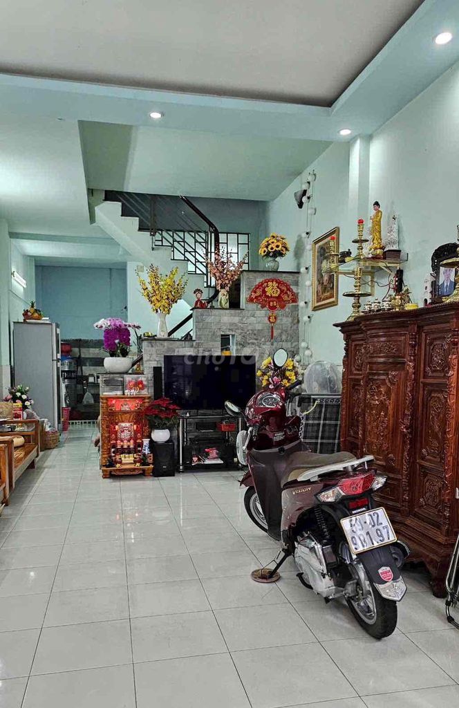 Nhà mặt tiền Thạnh Lộc 56m² chỉ 3.95 tỷ - Gần chợ Cầu Đồng, tiện ích đầy đủ!