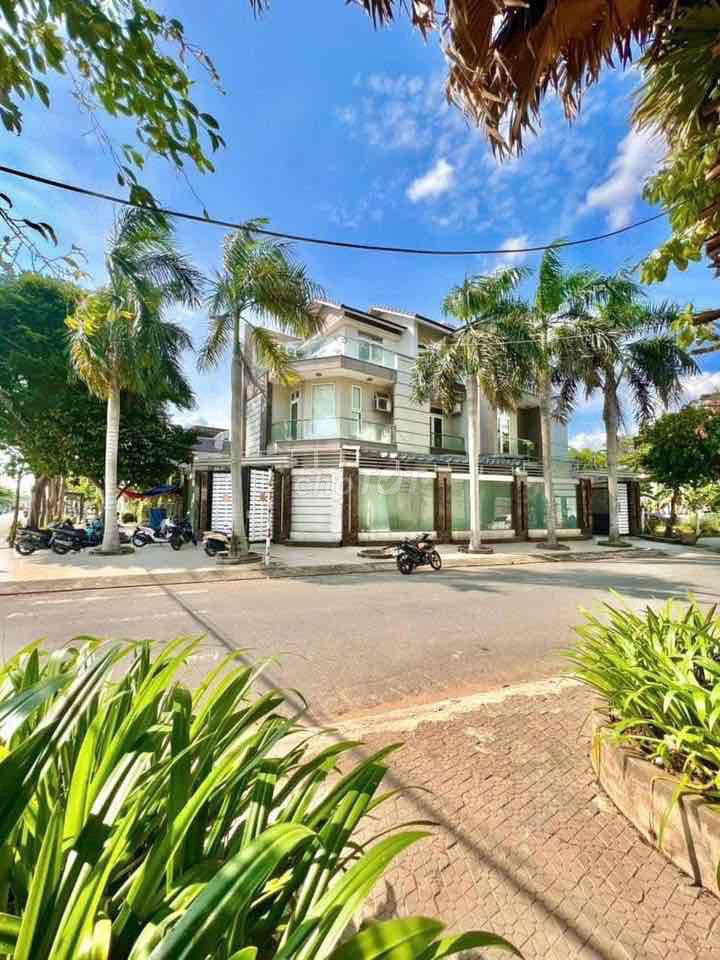 Biệt thự góc 2 mặt tiền đường 34 khu Tên Lửa 200m² giá 50 triệu - Vị trí đắc địa, thuận tiện sinh hoạt!