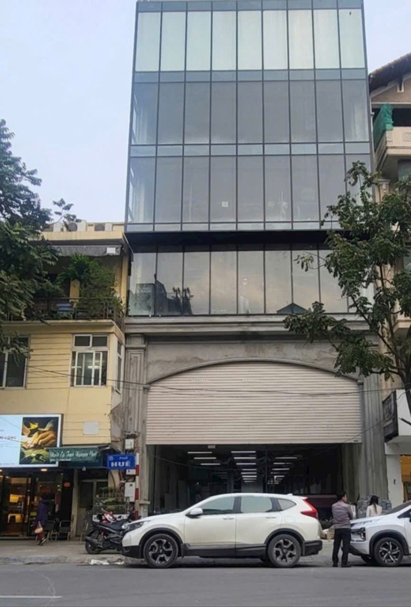 Cho thuê mặt bằng 2 cửa hàng tại phố Huế, quận Hai Bà Trưng, Hà Nội - Vị trí đắc địa, sẵn sàng kinh doanh!
