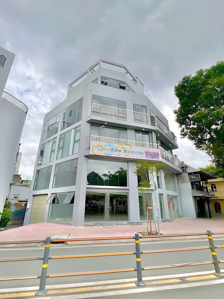 Biệt thự cho thuê ngay ngã 4 Trần Quốc Thảo, Quận 3 - Thiết kế đẹp, vị trí đắc địa!