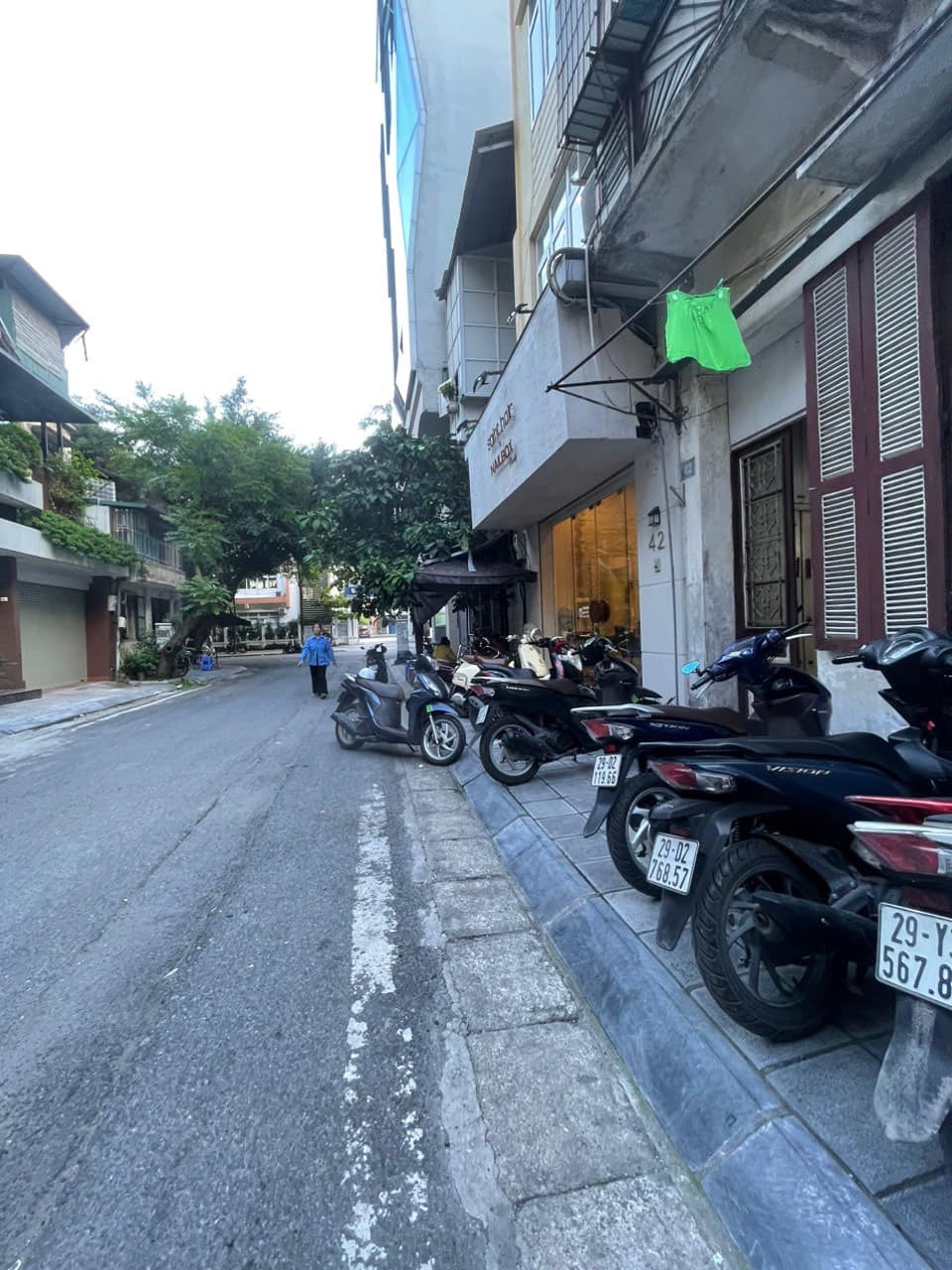 Bán nhà phố Phù Đổng Thiên Vương quận Hai Bà Trưng 150m² giá 88 tỷ - Kinh doanh sầm uất, ô tô vào tận nơi!