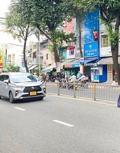 Nhà mặt tiền Nguyễn Văn Luông, Quận 6, 180m² giá 15.2 tỷ - Đầu tư sinh lời ngay!