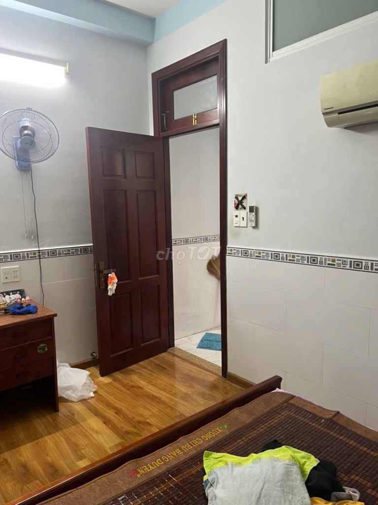 Nhà giá rẻ Duy Tân, Tân Bình 117m², 4PN, hẻm ô tô - Chỉ 10.8 tỷ!