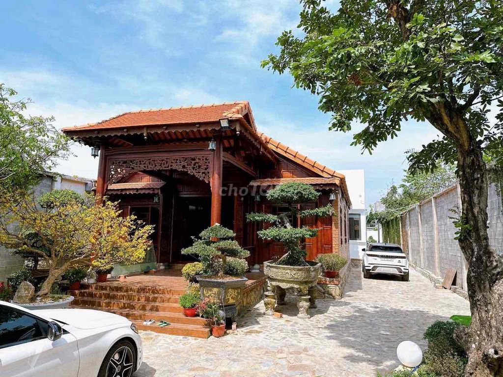 Biệt thự sân vườn Phú Mỹ, 1017m² giá 28 tỷ - Đầu tư sinh lời cao!