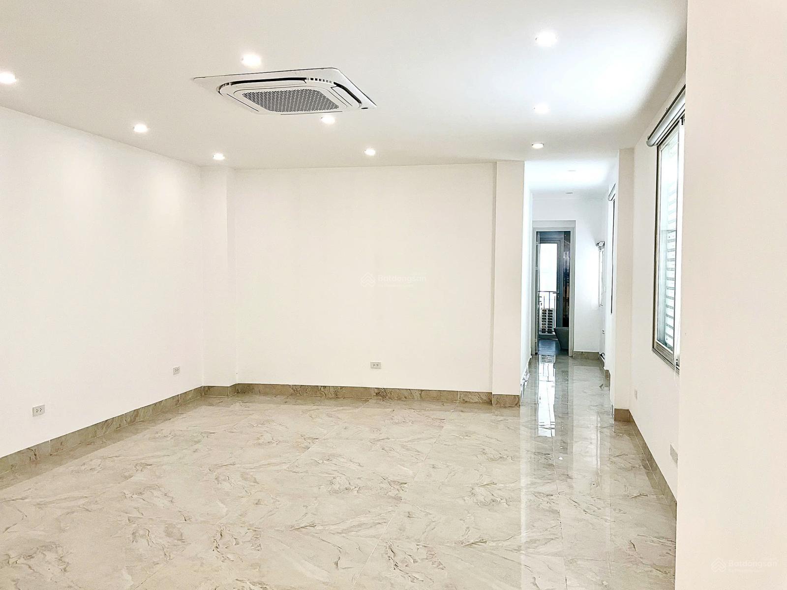 Nhà cho thuê văn phòng tại Trần Đại Nghĩa, Hai Bà Trưng 225m² - Phù hợp kinh doanh ngay