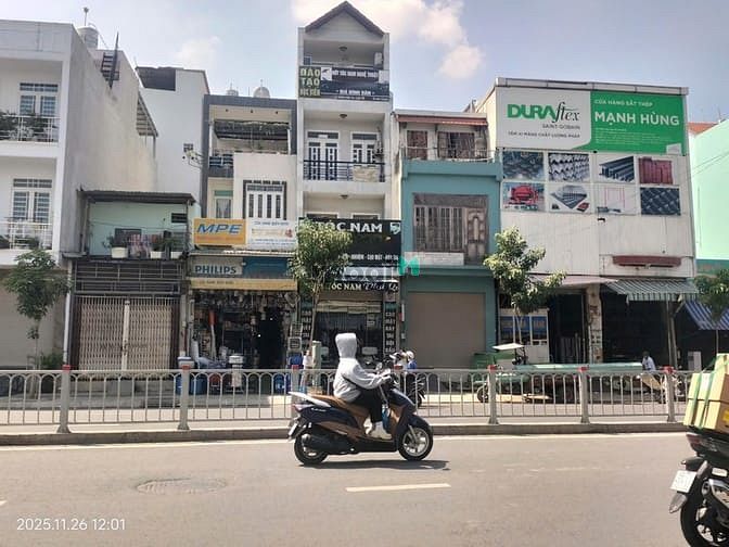 Bán nhà Mặt tiền Dương Quảng Hàm, Gò Vấp, 4 tầng, 174m² chỉ 17 tỷ - Kinh doanh lý tưởng!
