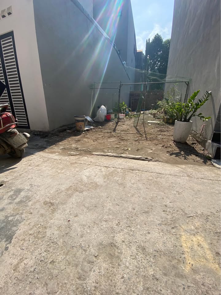 Đất Thạch Bàn 40m² giá 700 triệu - Vị trí hiếm, ô tô vào tận nơi!