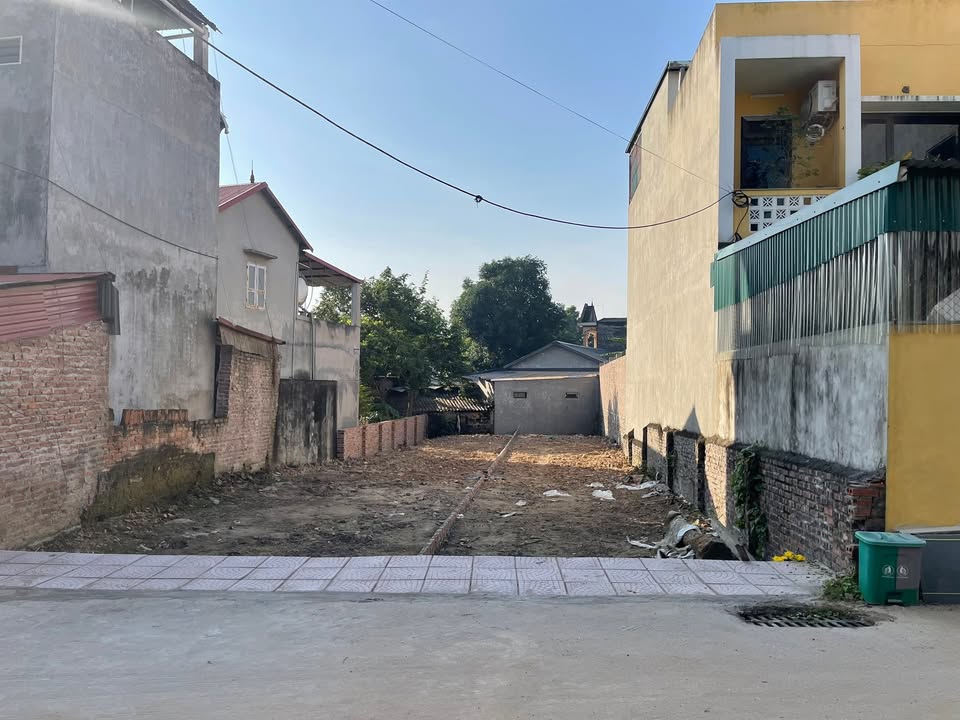 Đất trục chính xóm Chám, Định Trung, Vĩnh Yên 144m² - Kinh doanh tốt, chính chủ bán gấp!