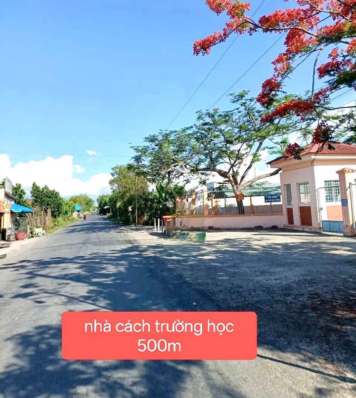 Nhà mặt tiền trệt lửng tại Bình Minh 52m² giá chỉ 1.09 tỷ - Kinh doanh thuận lợi!