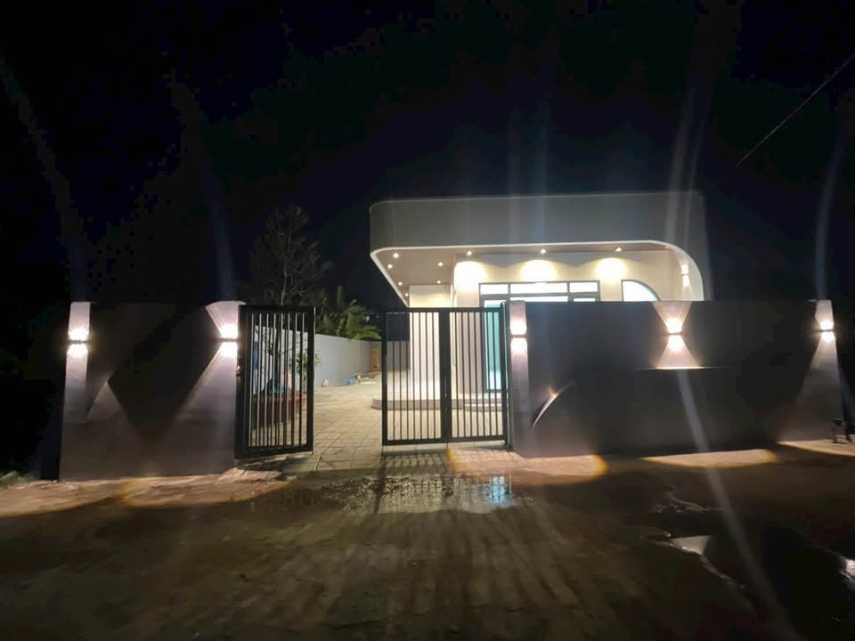 Nhà bán Phú Tân Bến Tre 200m² giá 2.85 tỷ - Tặng nội thất cao cấp!