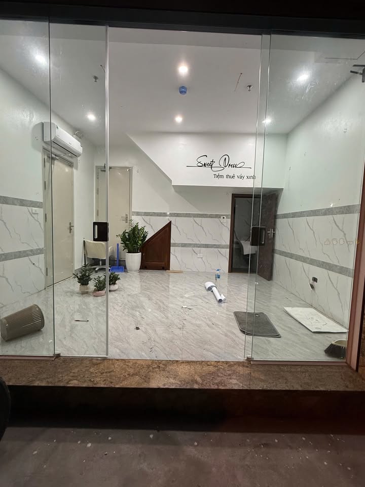 Mặt bằng kinh doanh tại 56 Doãn Kế Thiện, 20m² - Cơ hội vàng cho các nhà đầu tư!