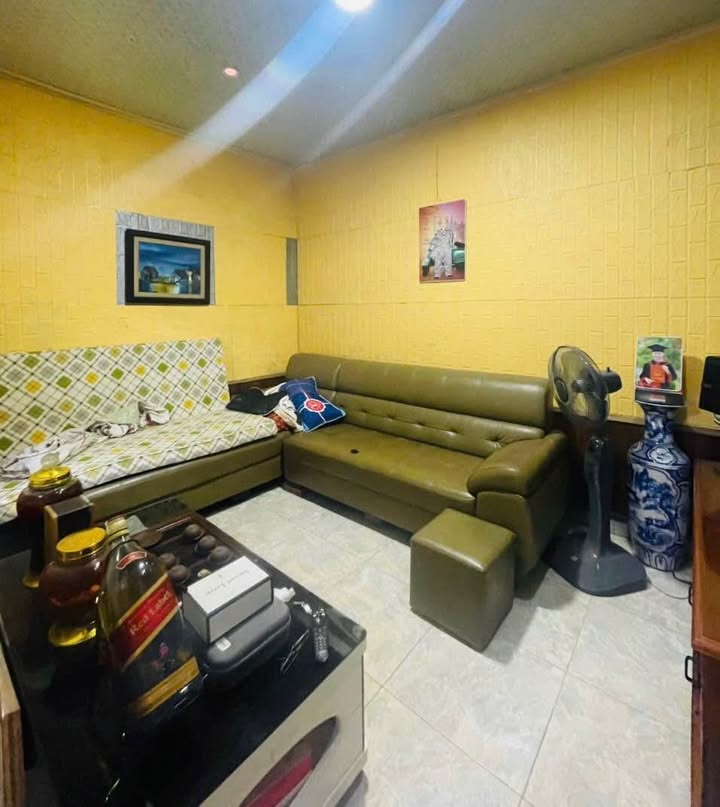 Nhà gác lửng 55m² phường Tân Sơn giá 2.6 tỷ - Vị trí thuận lợi, gần chợ, trường học!