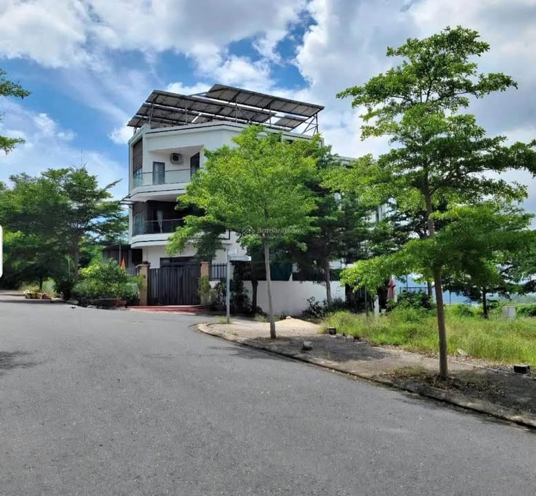 Bán lô góc biệt thự Hoàn Phú Vĩnh Hòa 168,6m² giá 4,2 tỷ - Cách biển chỉ 1,5km!