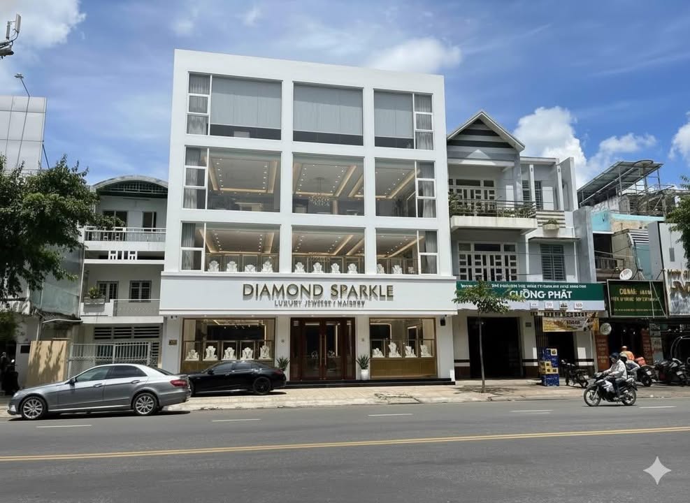 Nhà mặt tiền đường Lý Tự Trọng, Cần Thơ 510m² giá 160 triệu - Thích hợp mở văn phòng