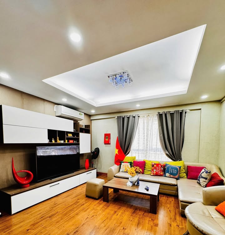 Chung cư D2 Giảng Võ, Ba Đình 118m² giá 25 triệu - Nội thất đầy đủ, vào ở ngay!