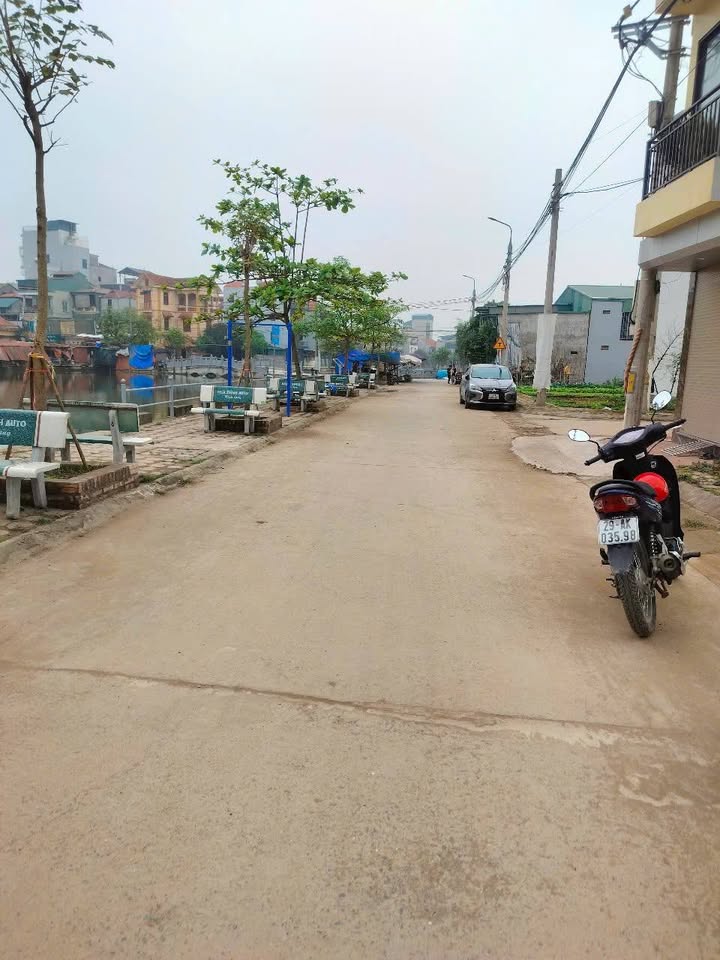 Đất Lại Yên Hoài Đức 54m² - Mặt hồ thông thoáng, cơ hội đầu tư tuyệt vời!