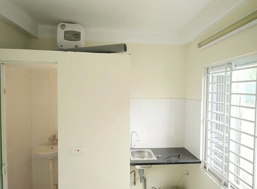 Nhà cho thuê ngõ 40 Đông Thiên, Vĩnh Hưng 28m² giá 3 triệu - Mặt ngõ rộng ô tô tránh