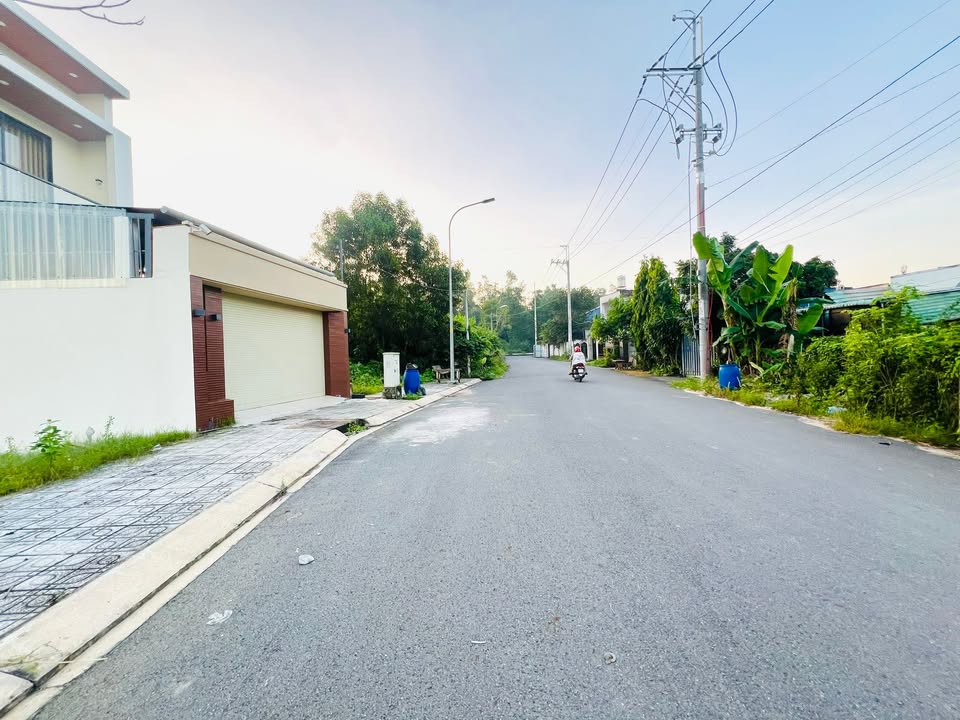 Nhà phố Tân An Hội, Củ Chi 90m² giá 3 tỷ - Mặt tiền 12m, an ninh tốt!