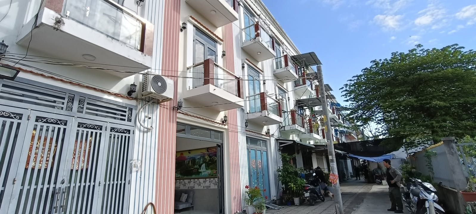 Nhà phố Trường Bình, Cần Giuộc 120m² giá 1.68 tỷ - Sổ hồng chính chủ!