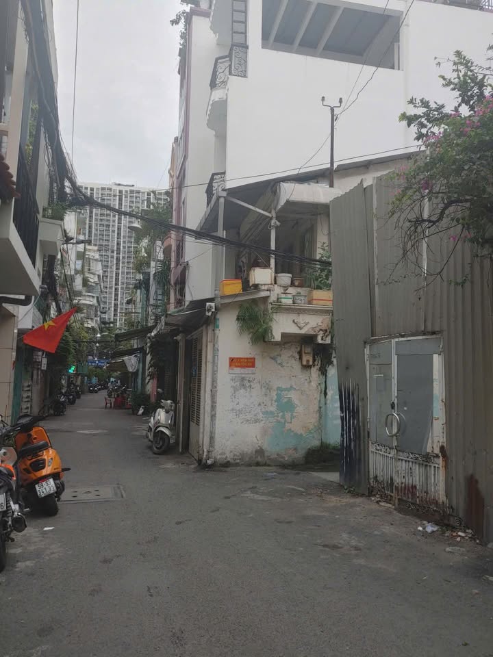 Nhà phố Võ Văn Kiệt Quận 1, 40m² giá 8 tỷ - Cơ hội đầu tư sinh lời cao!