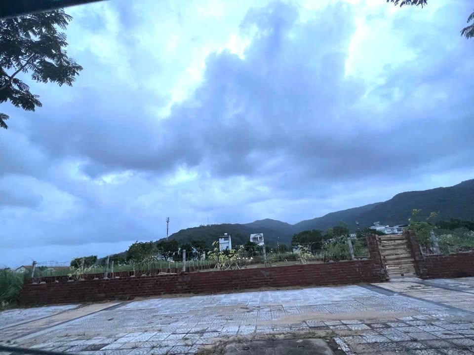 Front House cho thuê đường Lê Văn Huân, Sơn Trà 1000m² - Mặt biển đẹp, vị trí đắc địa!