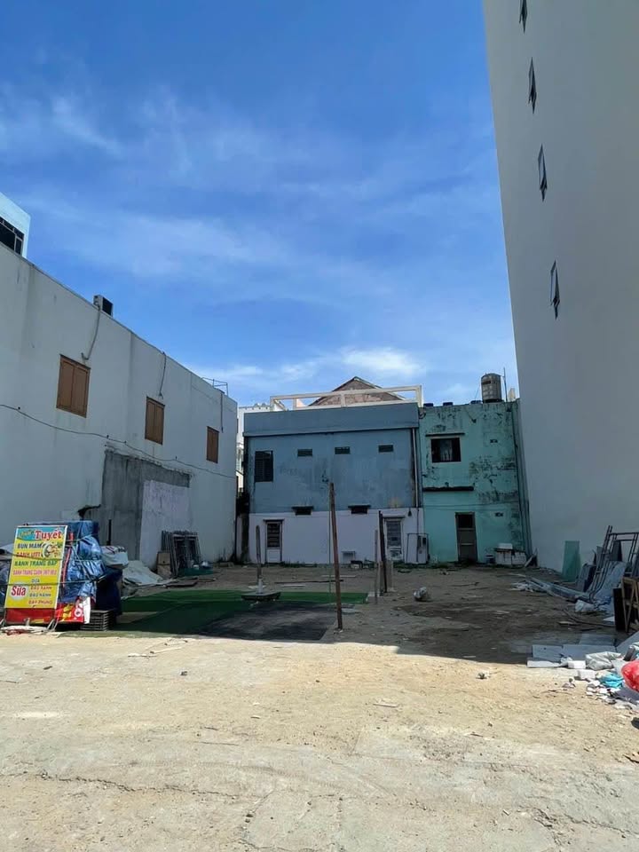 Cho thuê mặt bằng mặt tiền đường Phạm Văn Đồng, Sơn Trà 250m² - Phù hợp mọi lĩnh vực kinh doanh!