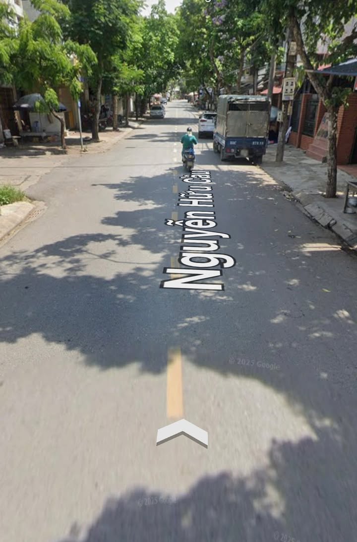 Nhà mặt phố Nguyễn Hữu Cầu 64m² - Kinh doanh đắc địa ngay cổng chợ Phú Lương!