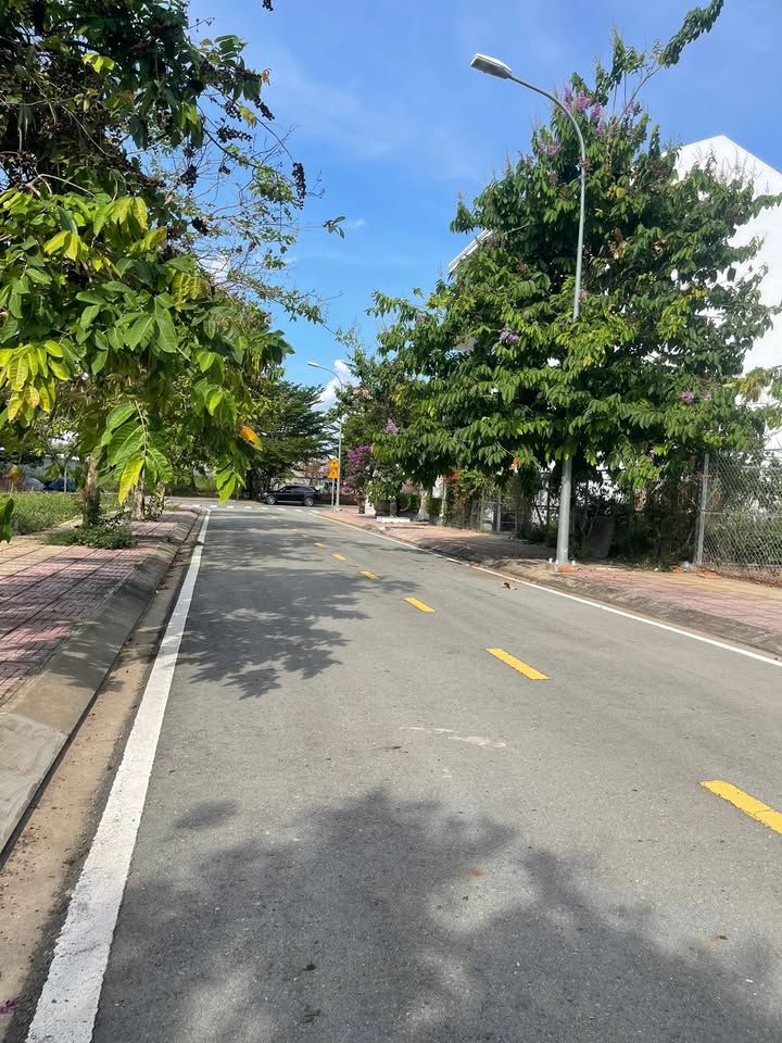 Đất biệt thự KDC Bộ Công An Nhà Bè 315m² giá 20.5 tỷ - Khu an ninh, view sông tuyệt đẹp!