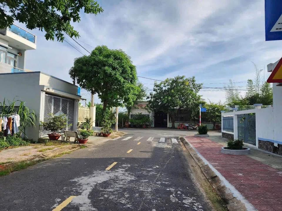 Đất nền 2 mặt tiền phường 1 Trà Vinh 192m² giá 1.8 tỷ - Khu dân cư an ninh, thuận tiện học hành!