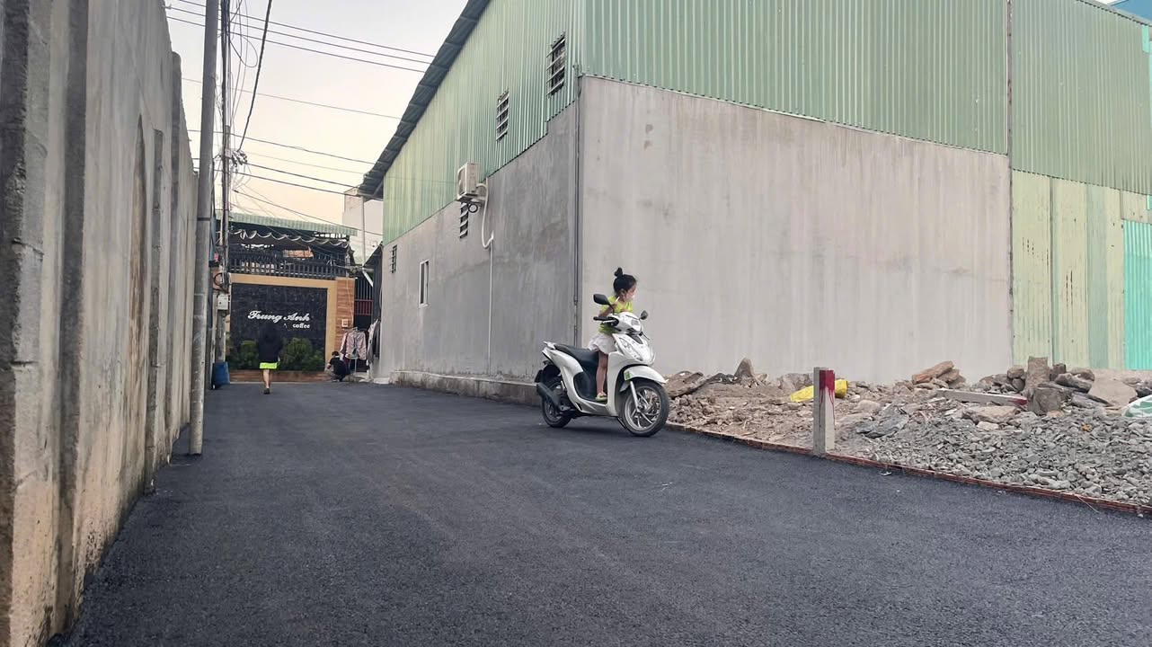 Đất nền Hiệp Bình Phước 77m² giá 6.2 tỷ - Vị trí đắc địa, xây dựng tự do!