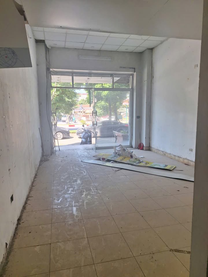 Kiot cho thuê tại chung cư Việt Hưng Long Biên 33m² - Địa điểm vàng cho kinh doanh!