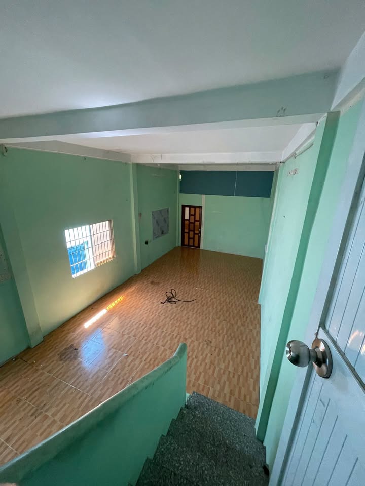 Nhà cho thuê Nguyễn Chí Thanh, Quận 10, 4.5x15m, 12 triệu - Không gian sống lý tưởng!