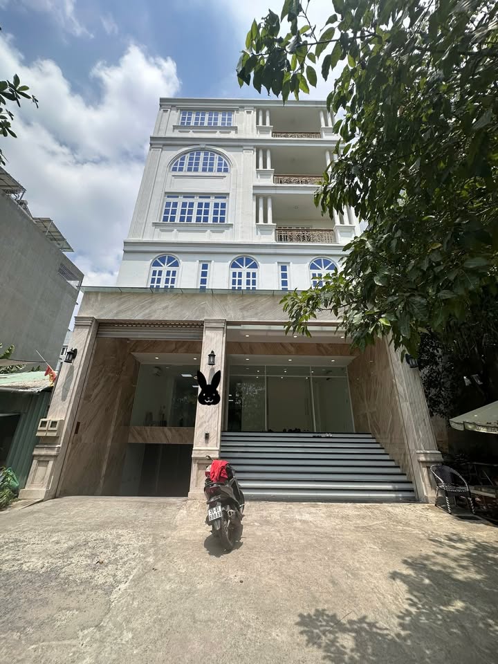 Cho thuê tòa nhà văn phòng mặt tiền Trương Văn Bang, Quận 2, 220m² - Vị trí đắc địa Thủ Đức!
