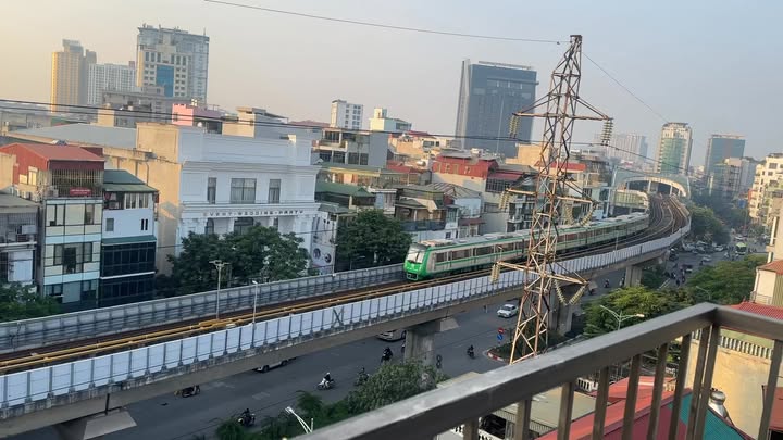 Cho thuê CHDV tại Ngõ 86 Hào Nam 50m - View tàu điện Cát Linh