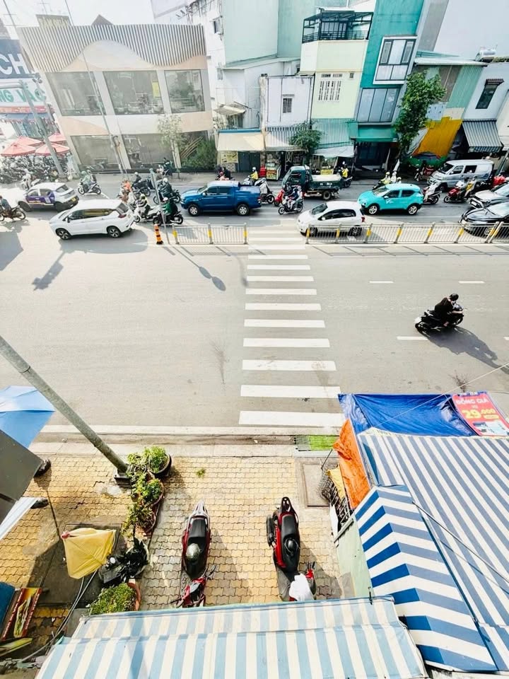 Nhà mặt tiền Nguyễn Xí, Bình Thạnh 70m² giá 5.45 tỷ - Kinh doanh sầm uất!