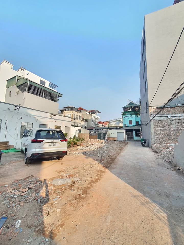 Đất Phố Trạm Long Biên 50m² giá 9 tỷ - Đầu tư sinh lời hợp lý!