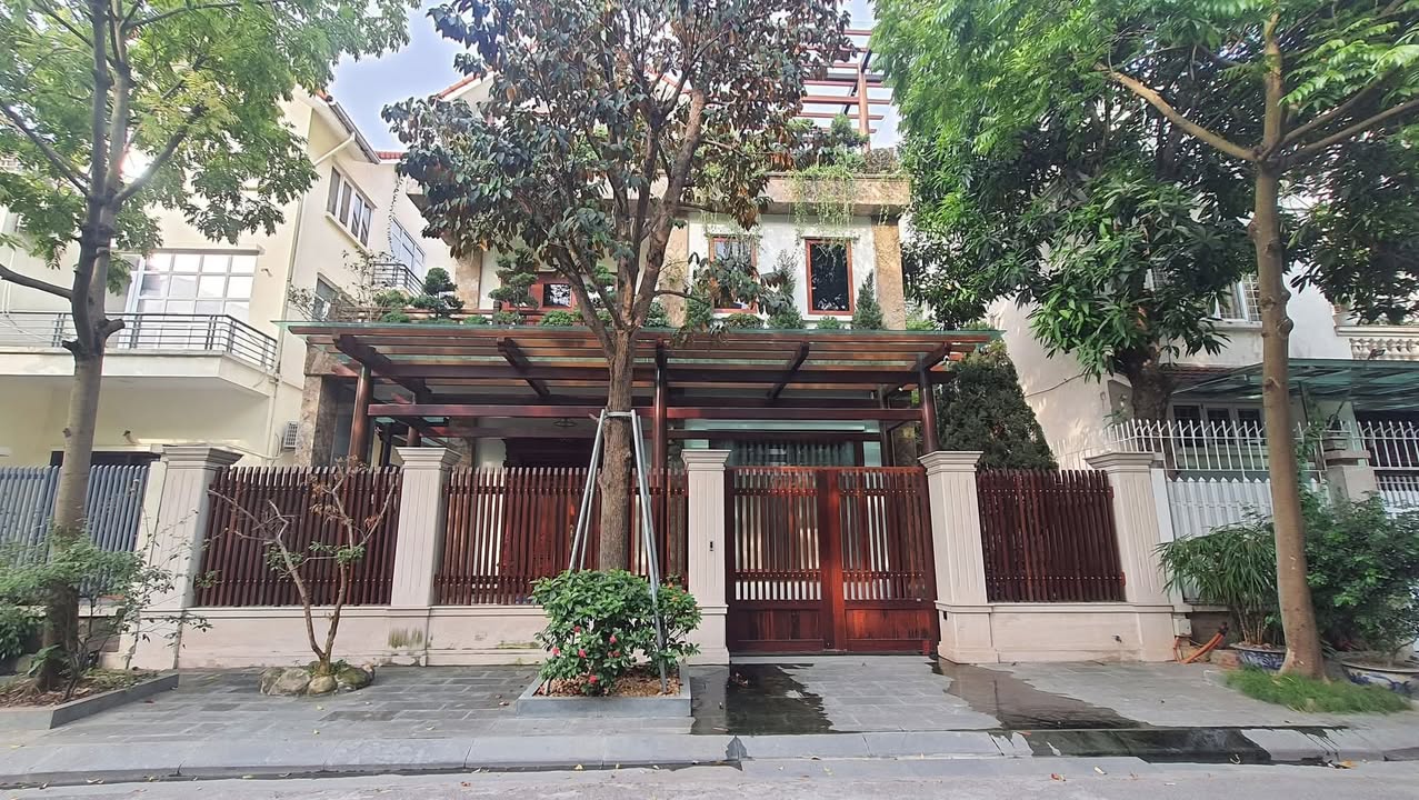 Townhouse Làng Việt Kiều Châu Âu quận Hà Đông 250m² giá 50 tỷ - Đầu tư lý tưởng!