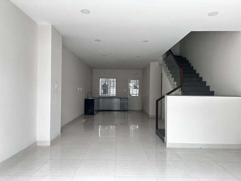 Nhà phố Ecohome 2, Bến Cát, Bình Dương 80m² giá 1.75 tỷ - Sẵn sàng vào ở ngay!